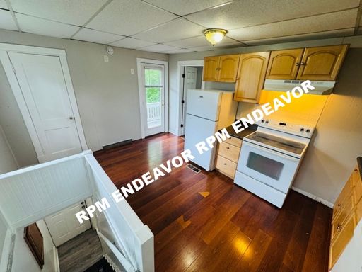 1BED/1.5 Bath Available Now!!!!