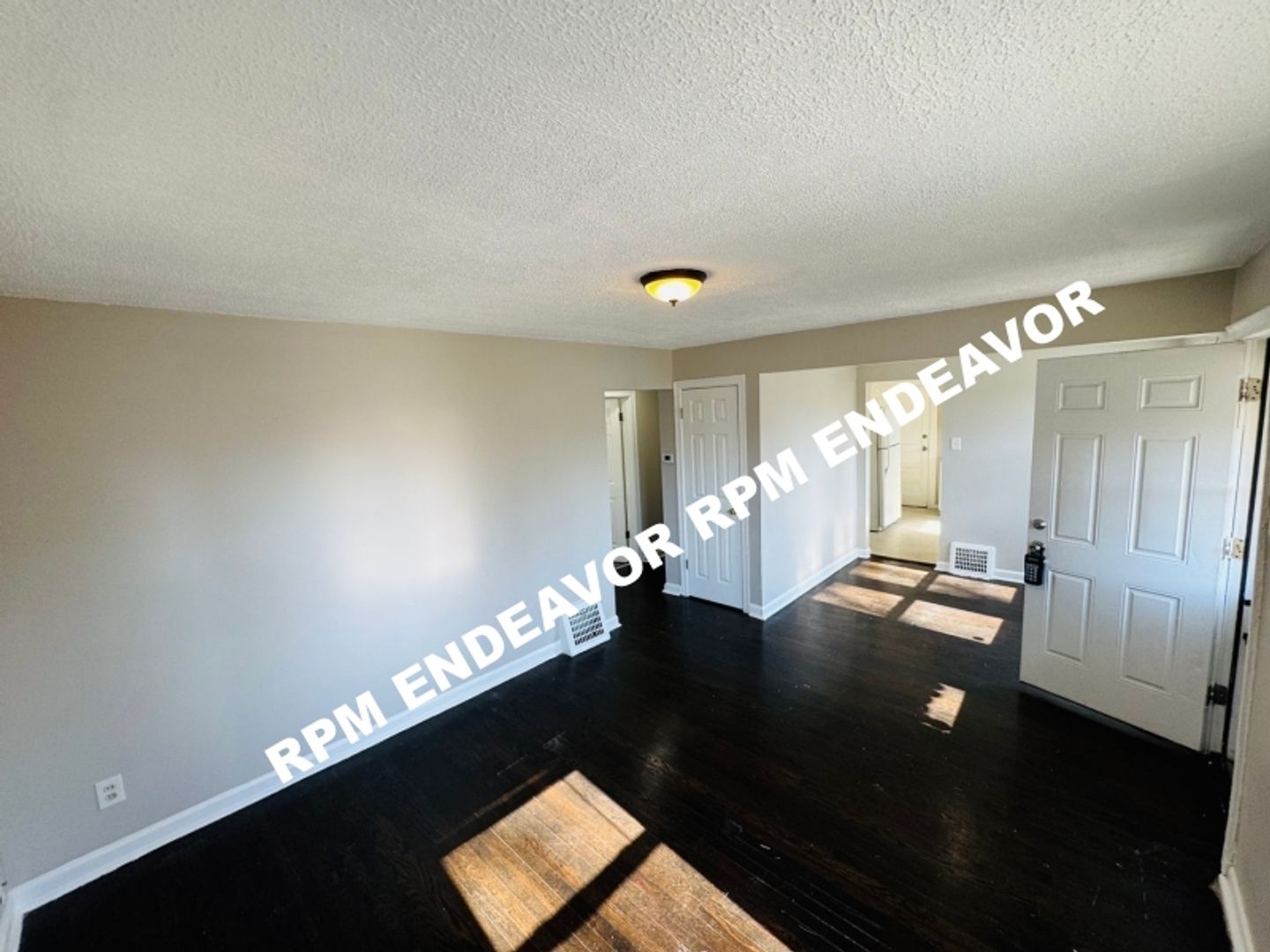 St Louis House: 5615 Beldon Dr