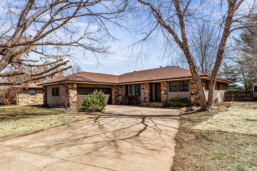 CHARMING 3 BR/3 BA Home in Springfield, MO – photo 1