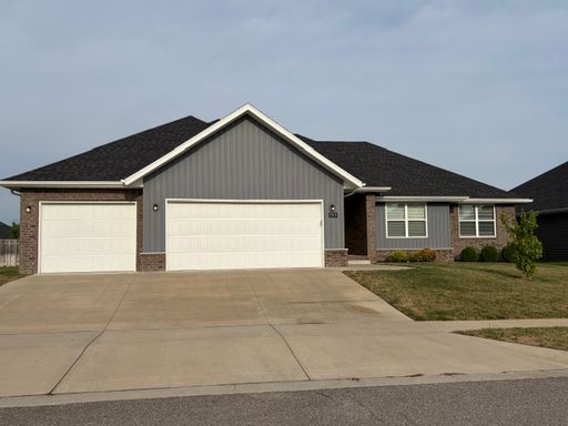 Copper Leaf Subdivision 4 Bedroom 2.5 Bathrooms 3 Car Garage – photo 1
