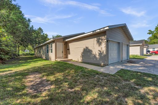 Spacious 3-Bedroom, 2-Bath Home with 1-Car Garage – Freshly Updated! – photo 1