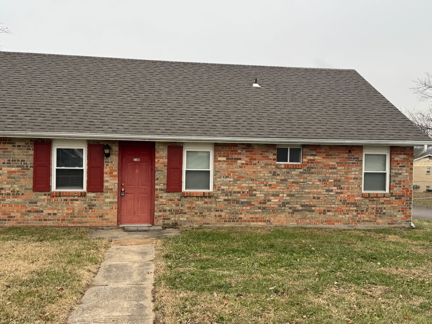 Columbia Apartment: 310 Hogan Dr