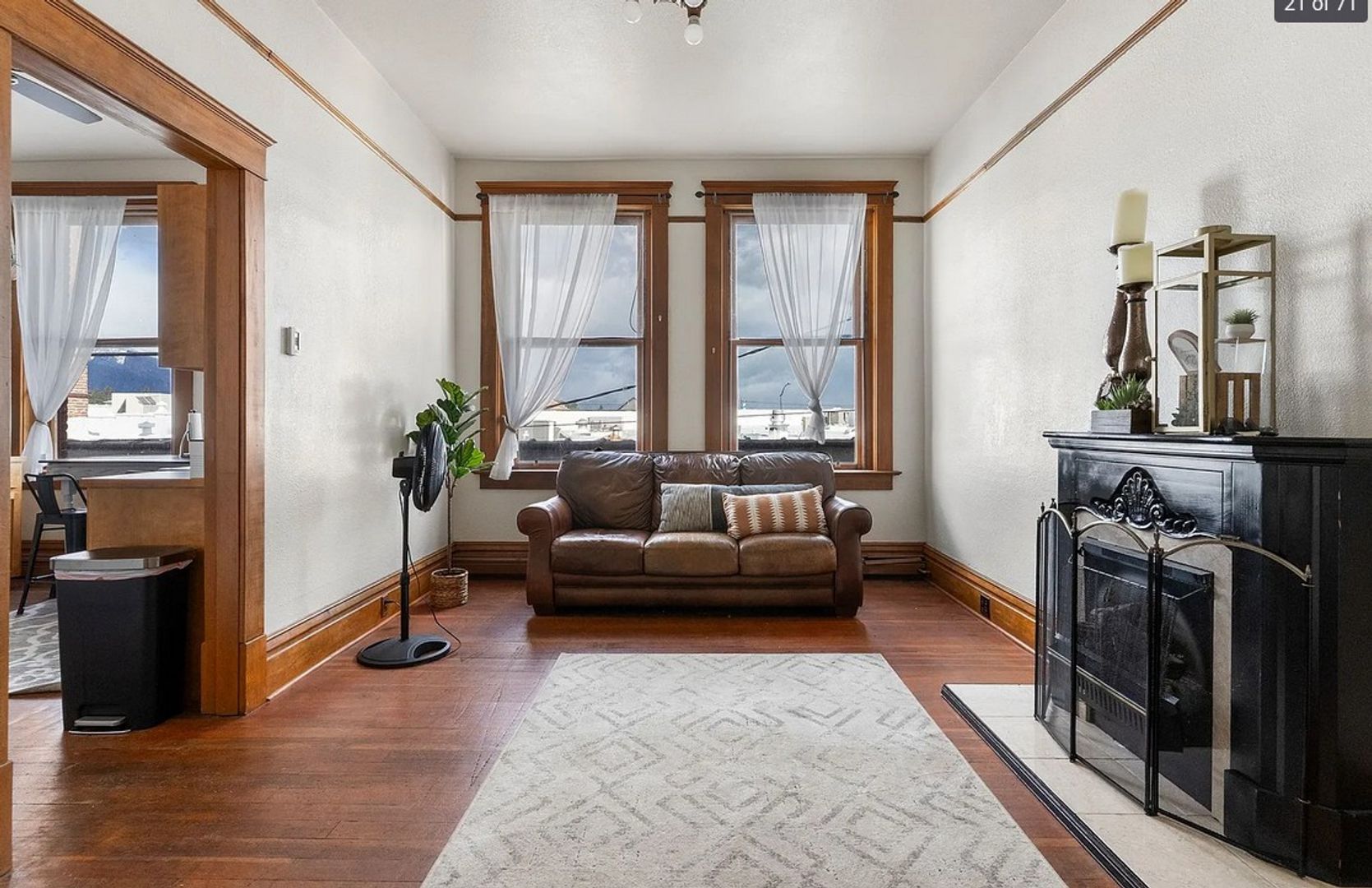 Hamilton House: 165 S 2nd