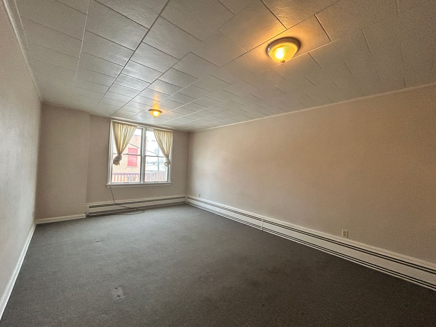 Hamilton Apartment: 132 Main Street