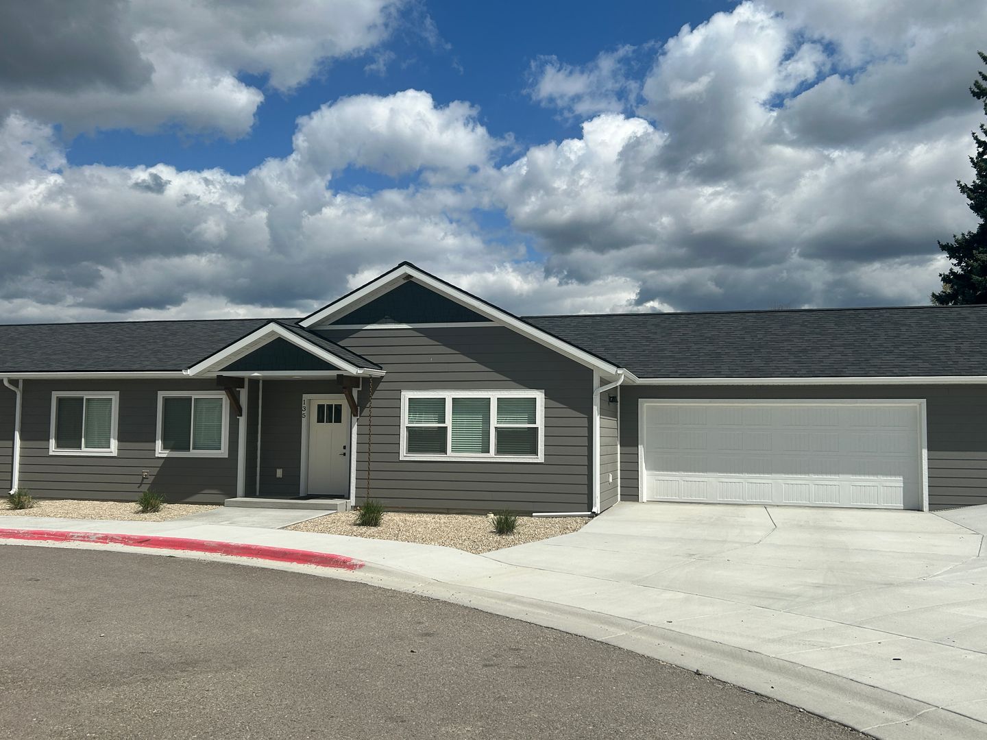 Hamilton House: 135 One Way Loop