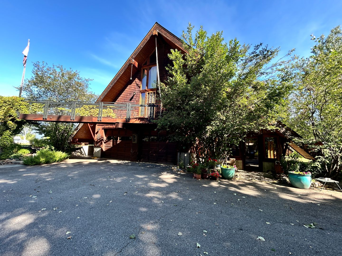 Hamilton House: 957 N. Shoshone Loop