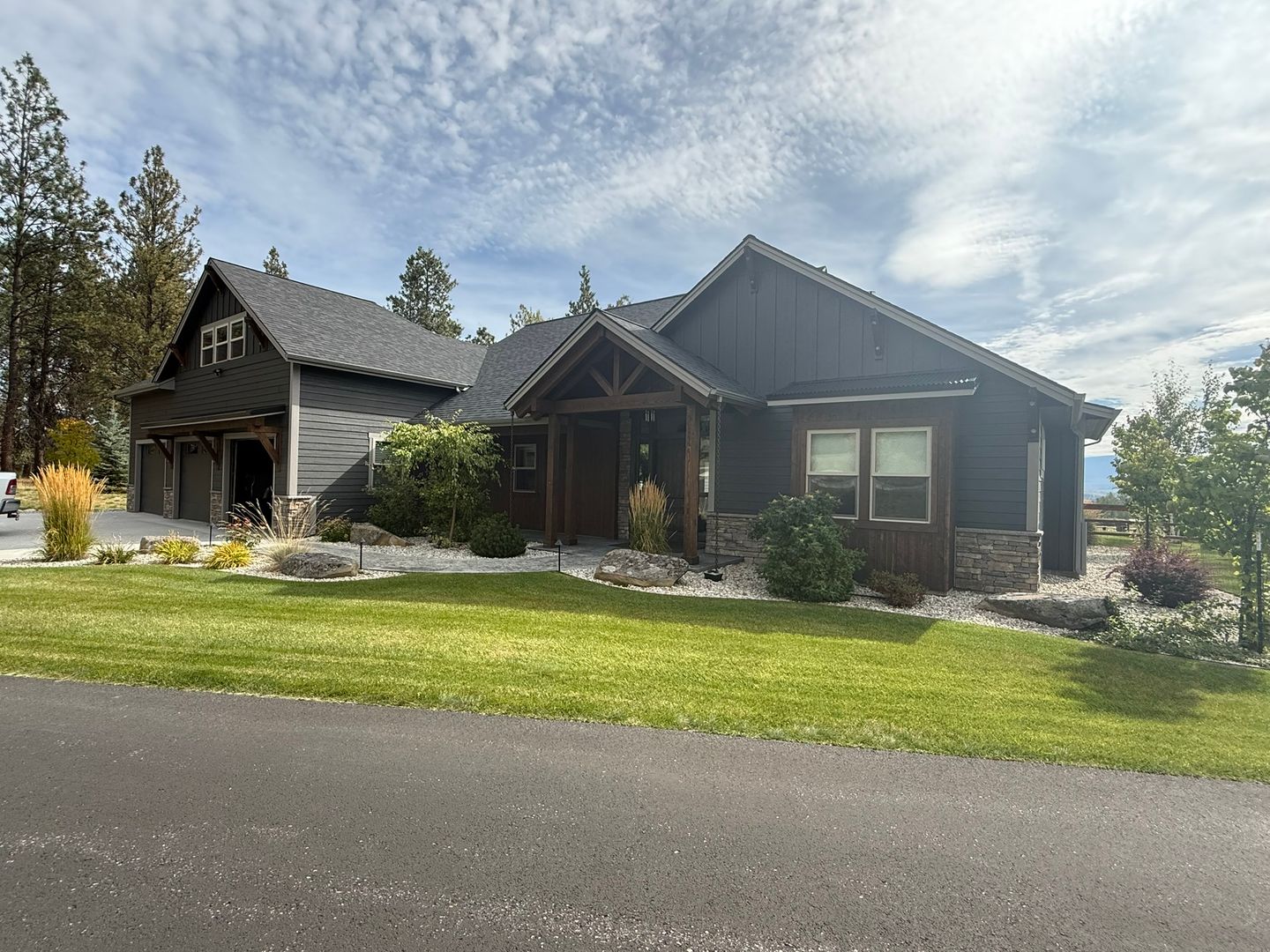 Florence House: 875 Saddleback Drive