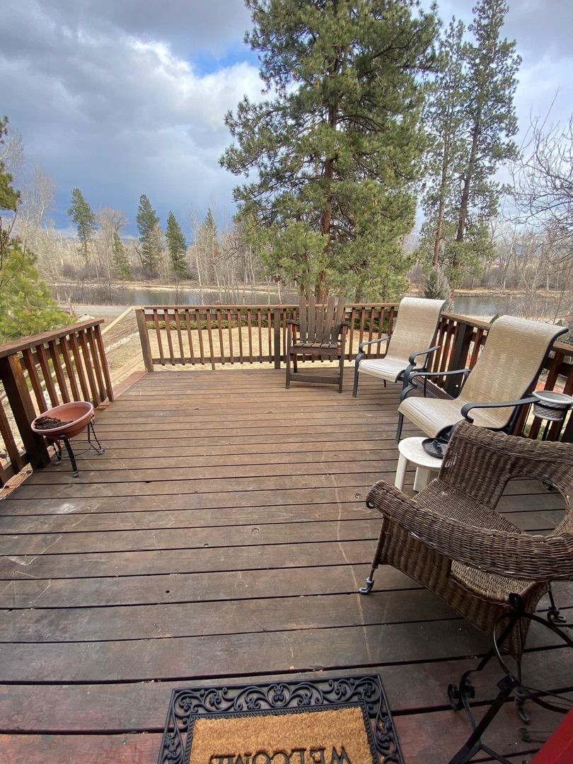 Stevensville House: 3979 Stevensville River Road