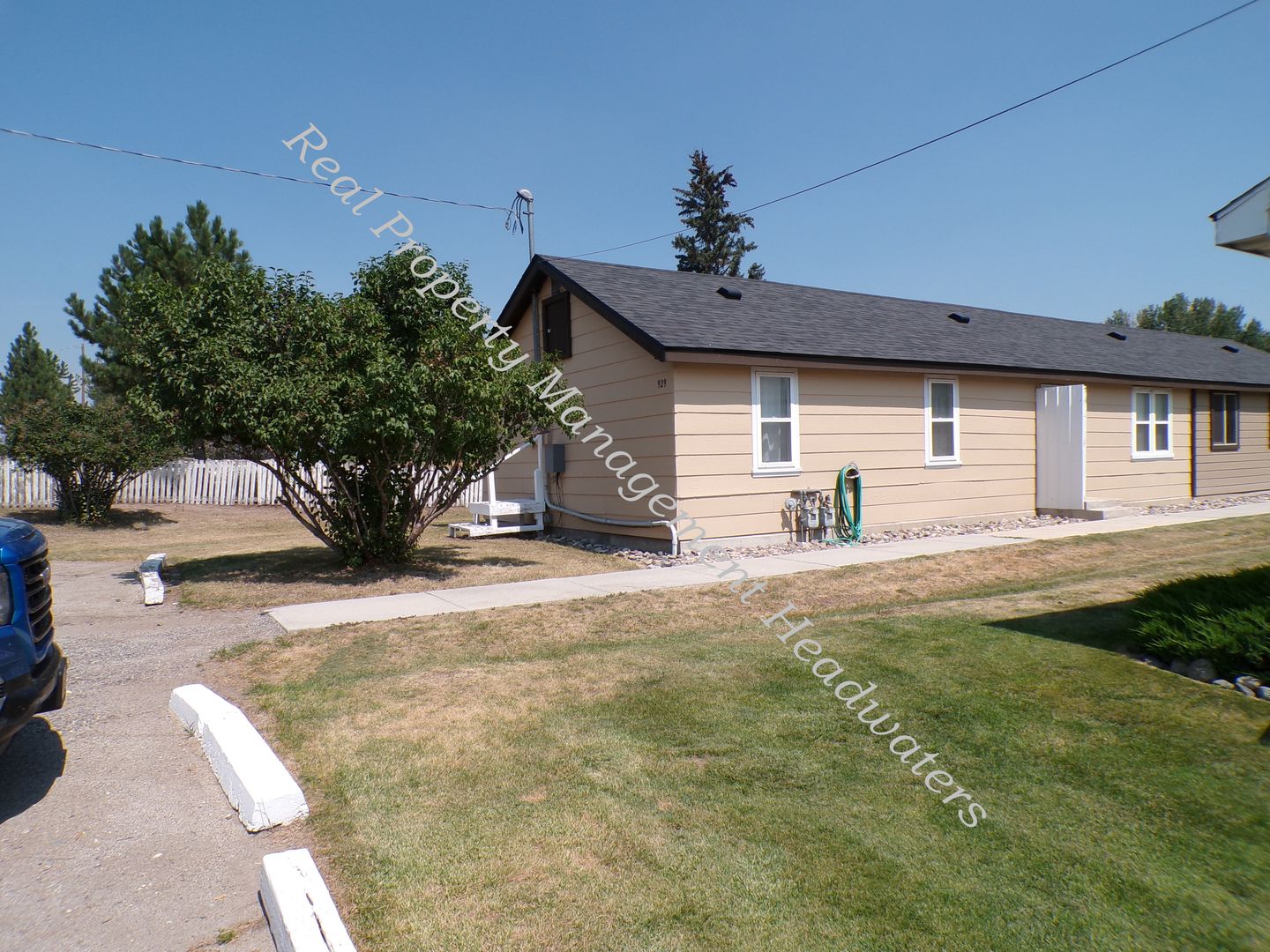 Deer Lodge Apartment: 929 Mitchell St.