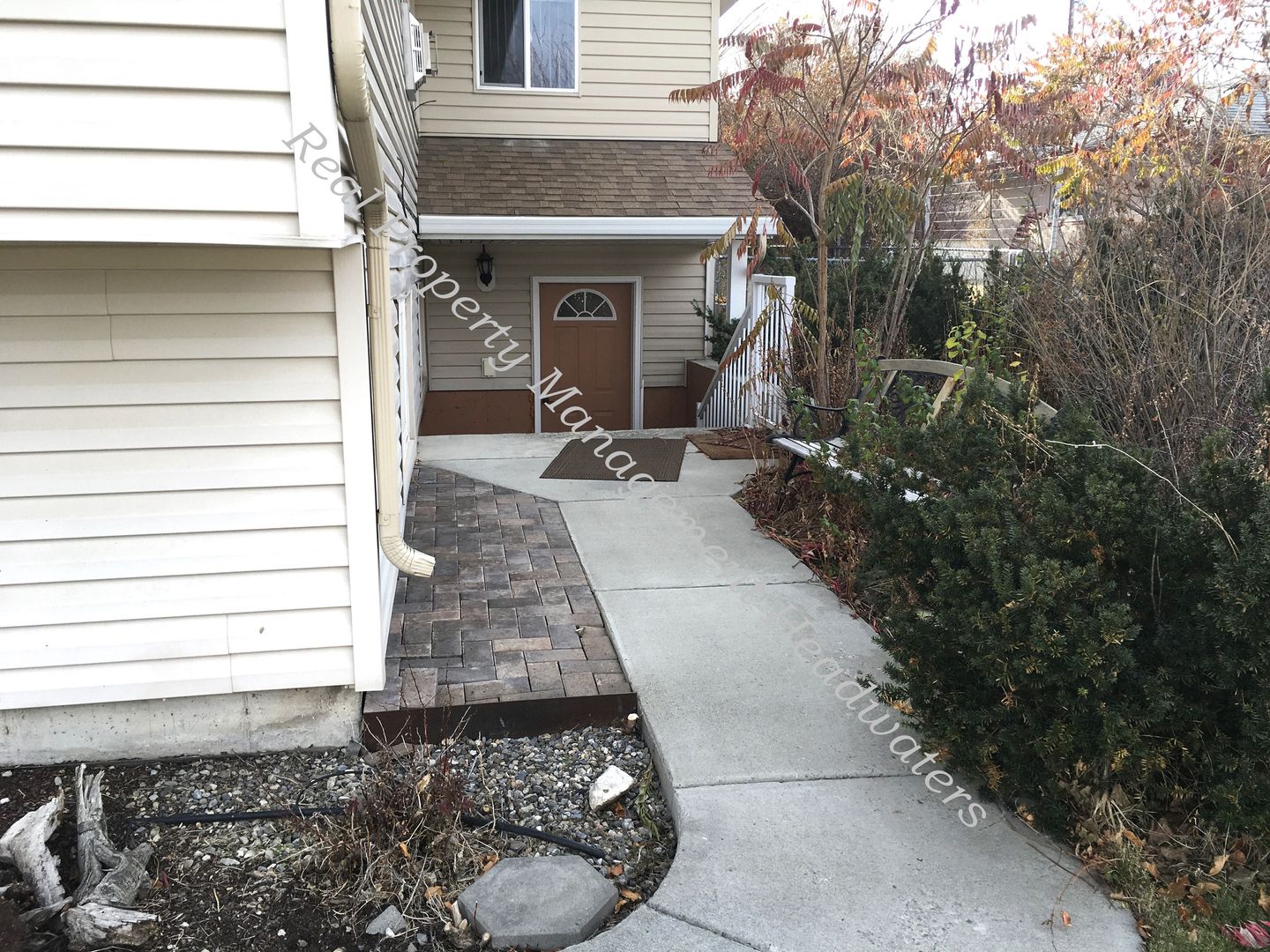 Helena Apartment: 1311 Peosta Ave.
