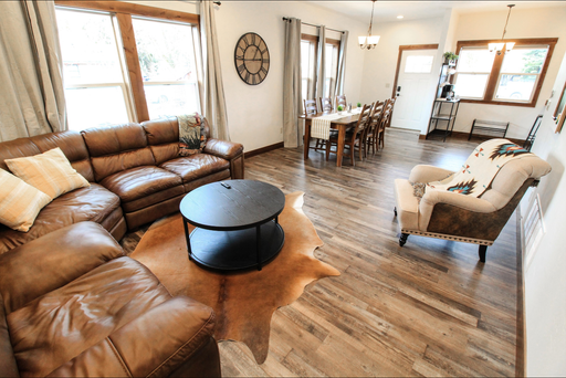 1029 4th Ave W - Fully Furnished Home Available ONLY October 2026 - May 2027 – photo 1