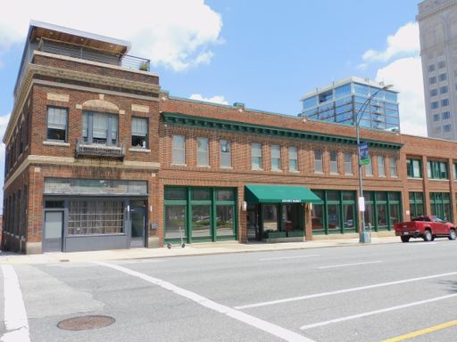 Cozy 1 Bedroom Apartment Downtown Greensboro! – photo 1