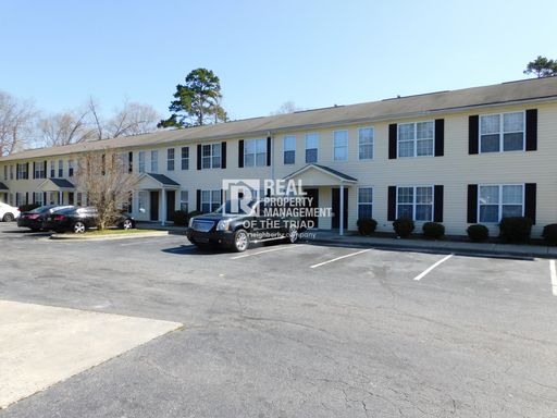 *Move in Special!* Move In Ready 3 Bedroom, 2.5 Bath Townhome in Greensboro – photo 1