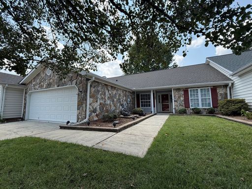 3 Bedroom/ 2 bath Townhouse in High-Point NC – photo 1