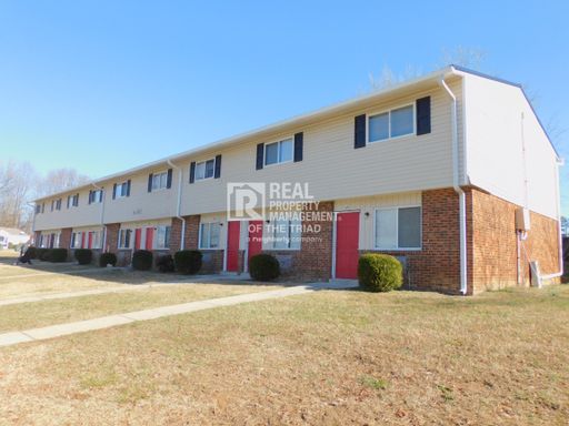 *MOVE-IN SPECIAL* Spacious 2 Bedroom Apartment at Parker Place – photo 1