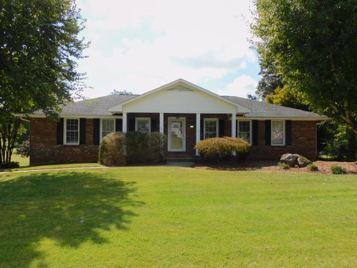 Spacious 3 Bed / 2.5 Bath Home with Fenced in Backyard! – photo 1