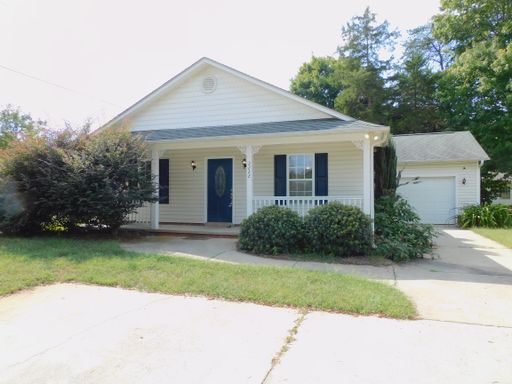3BR/2BA Ranch Home w/Garage 27107 – photo 1
