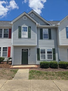 2bdrm 2.5 ba Townhome. – photo 1