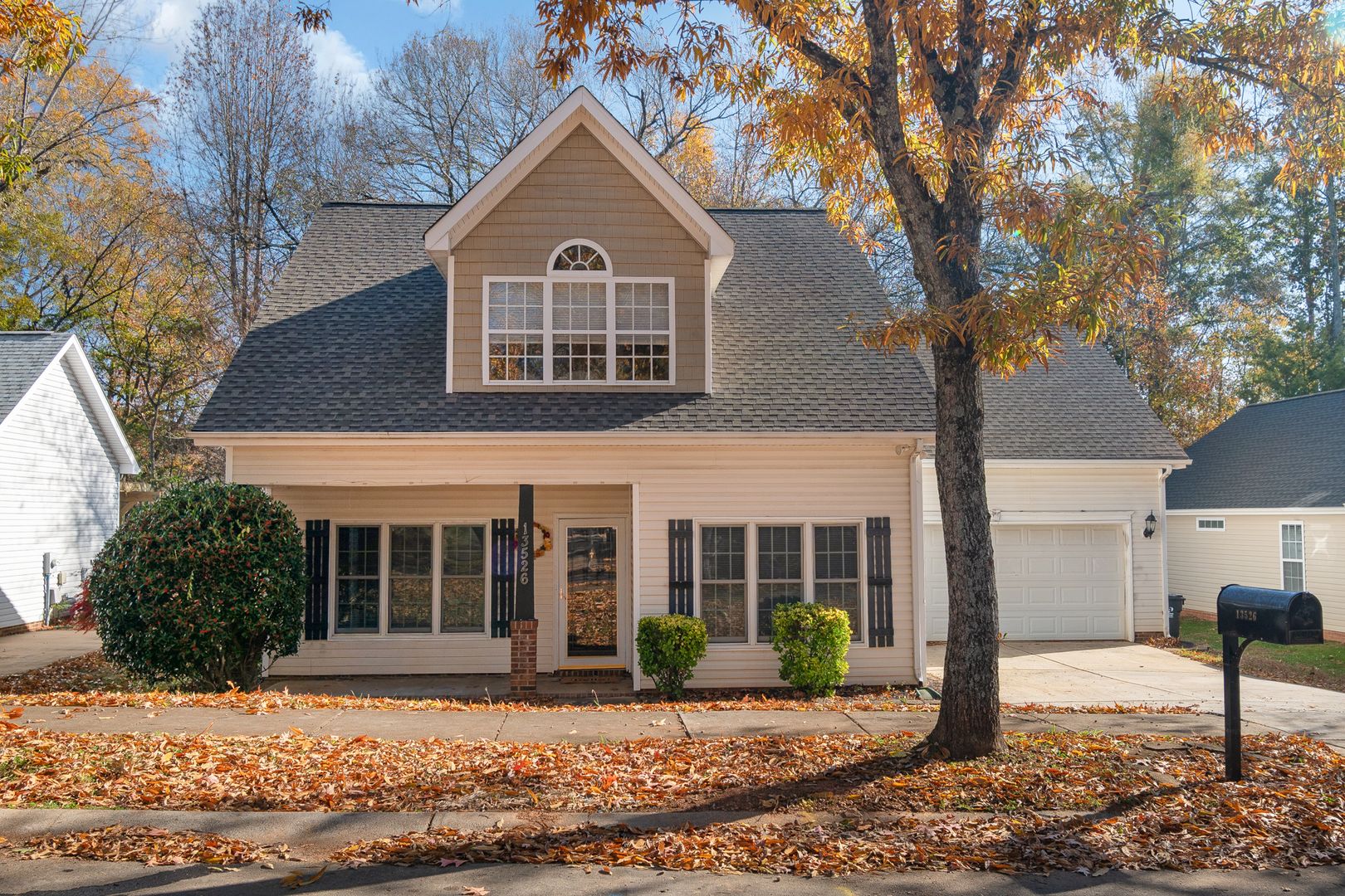 Huntersville House: 13526 Glencreek Lane