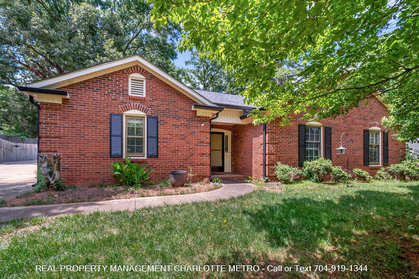 Charlotte House: 8927 Tree Haven Drive