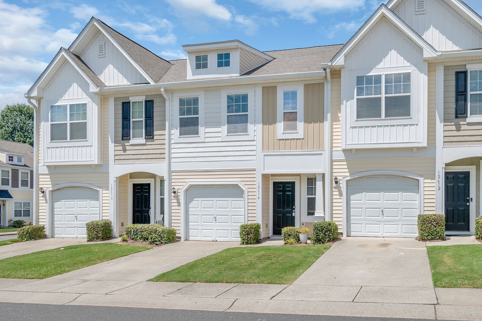 Charlotte House: 12614 Persimmon Tree Drive