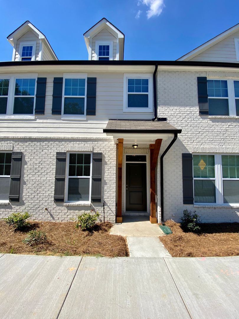 Pineville House: 115 Cranford Drive