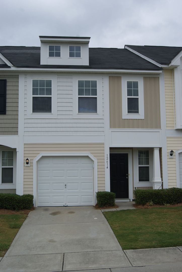 Charlotte House: 12614 Persimmon Tree Drive