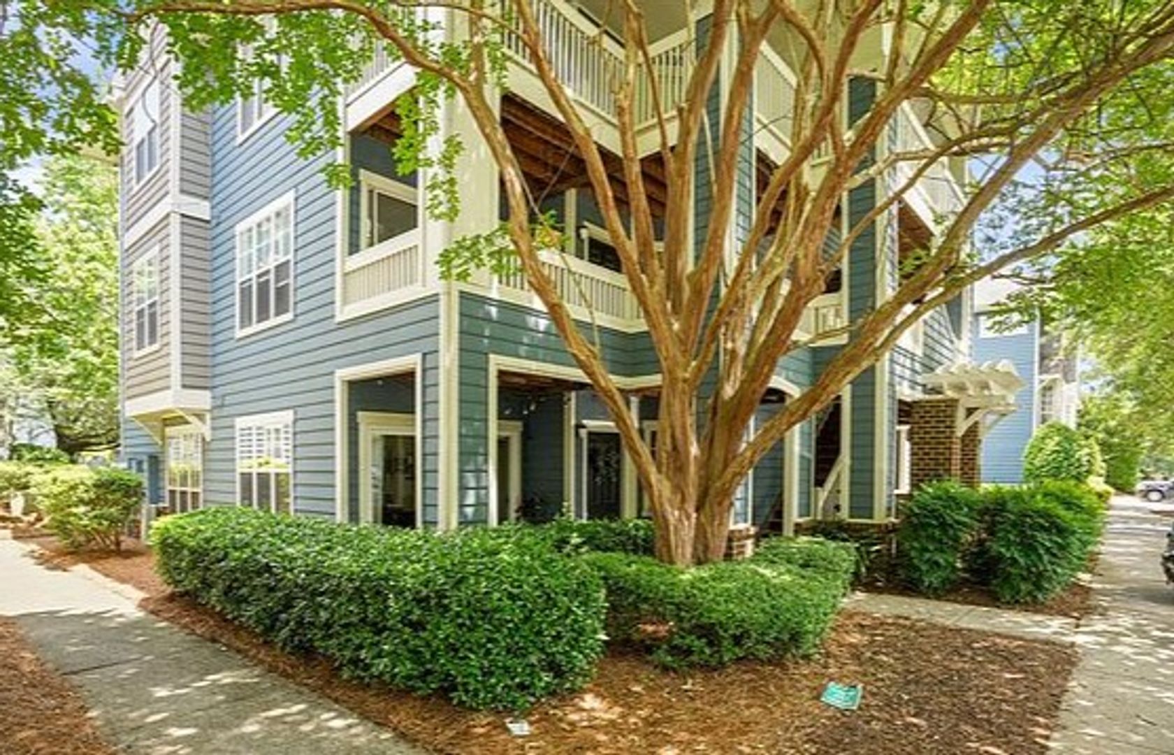 Charlotte Condo: 611 Olmstead Park