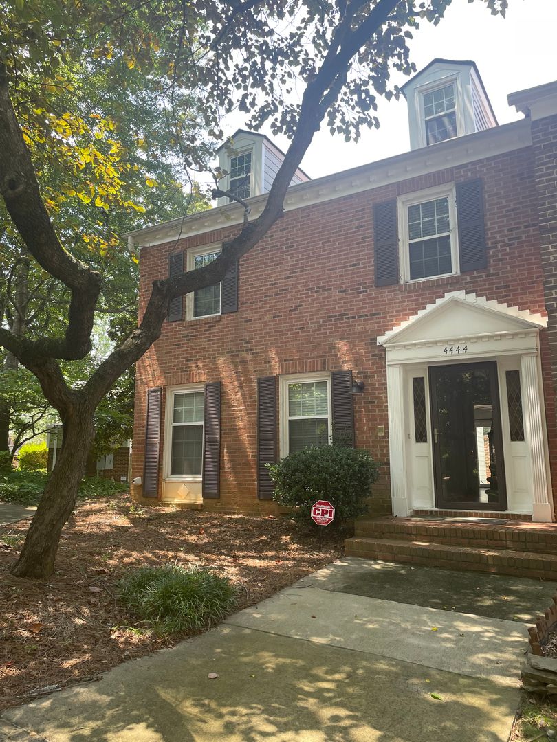 Charlotte House: 4444 Mullens Ford Road