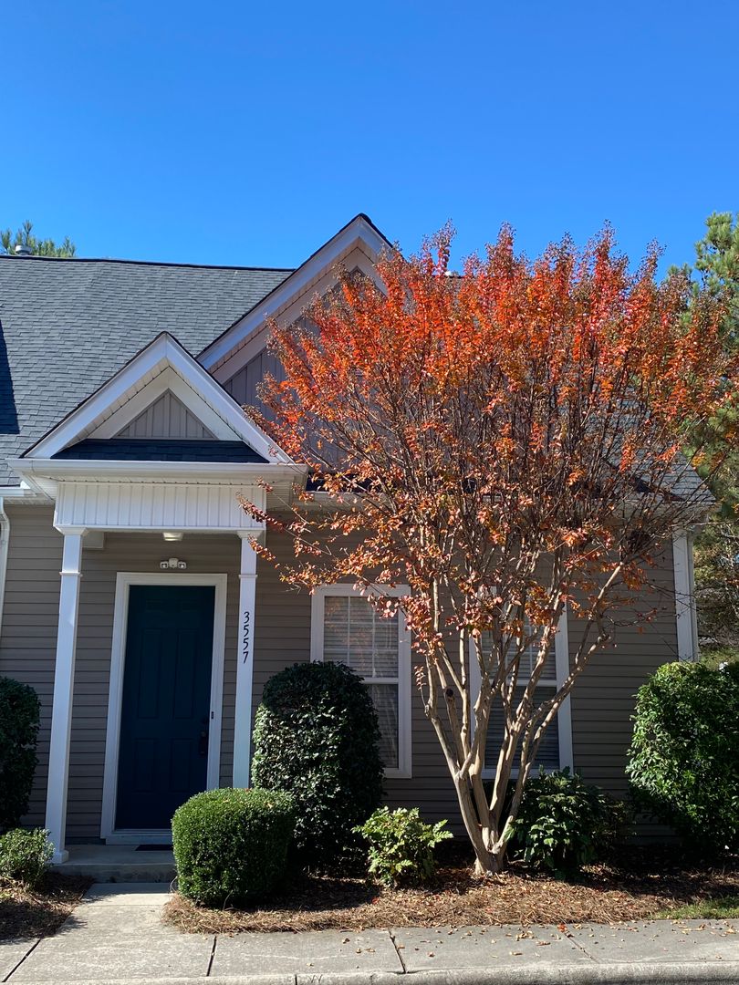 Charlotte House: 3557 Creeping Flora Lane