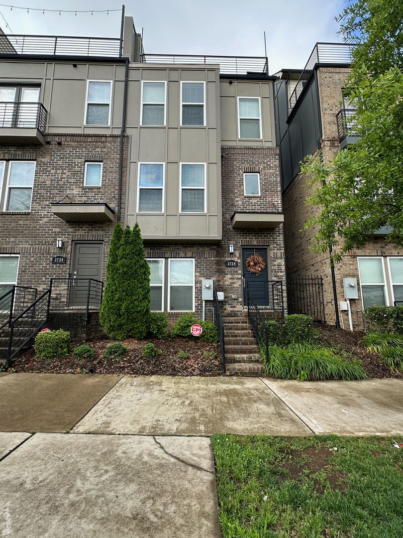 Charlotte Townhome: 2724 Grand Union Way