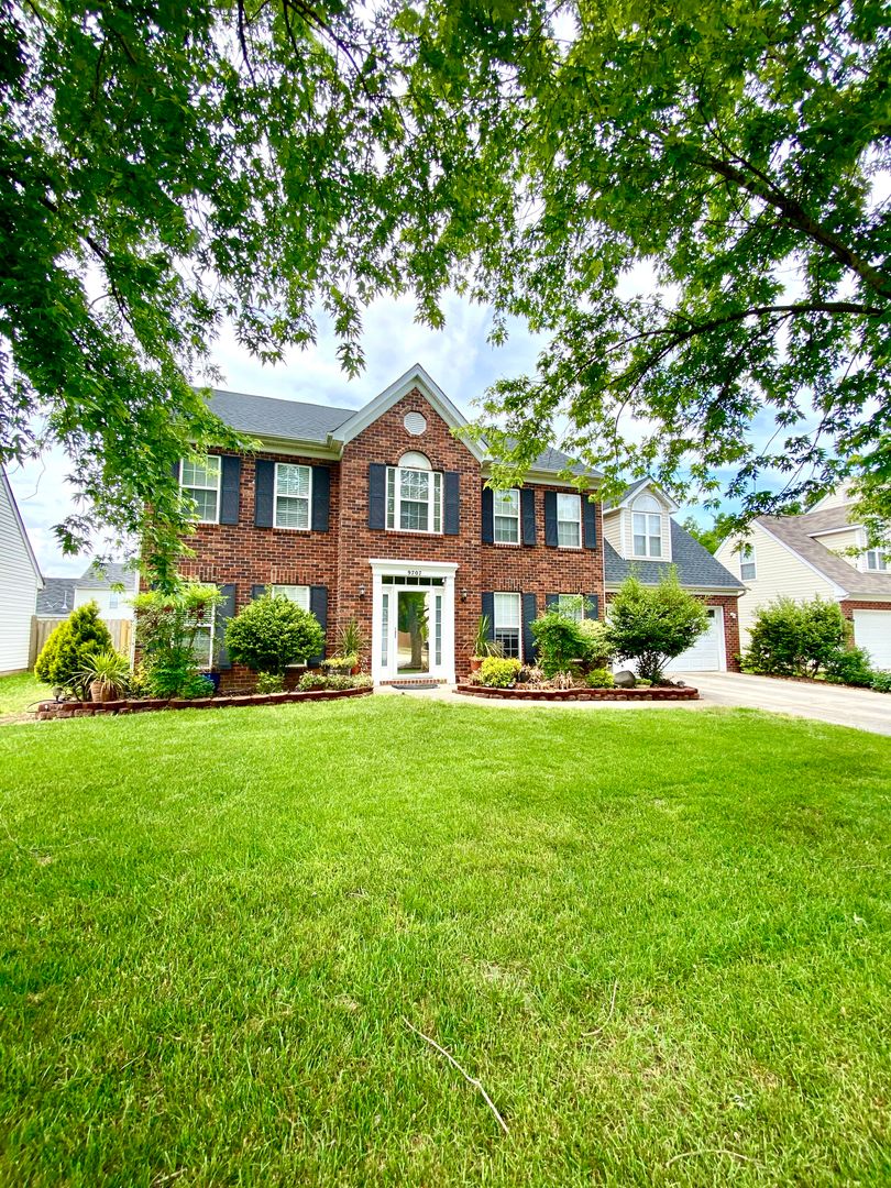 Charlotte House: 9707 Steele Meadow Road
