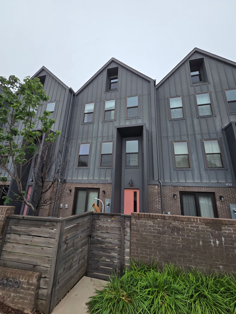 Charlotte Townhome: 1609 Parkwood Avenue