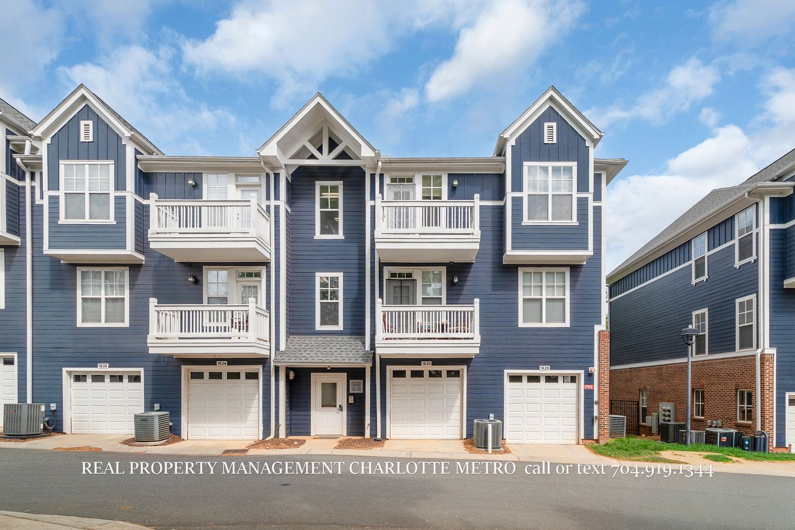 Charlotte House: 1630 Walnut View Drive