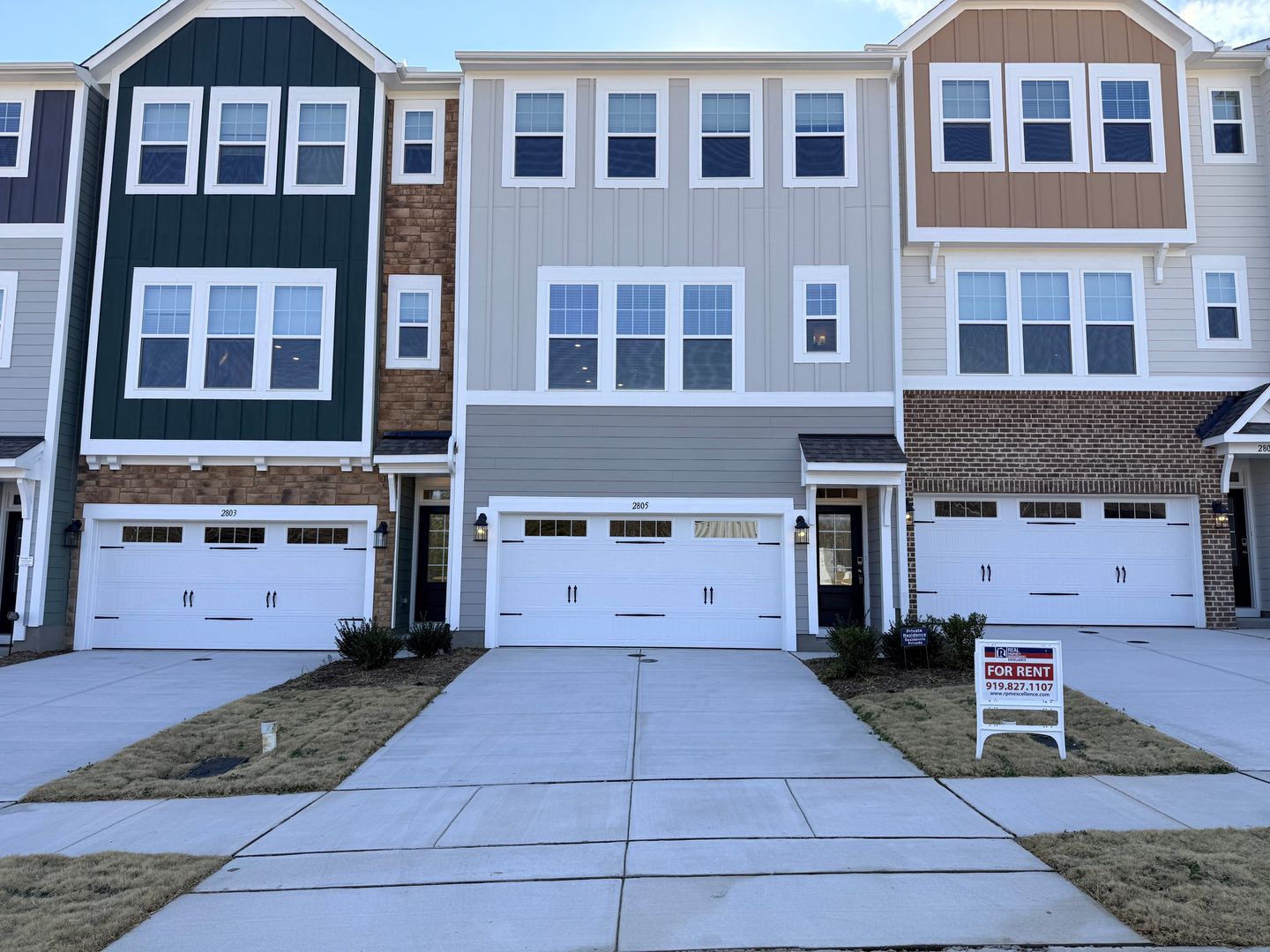 Apex House: 2805 Carbondale Ct