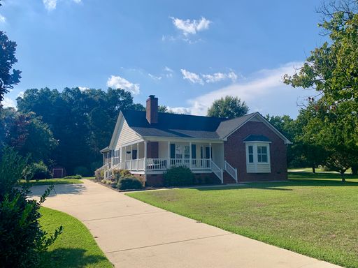 Beautiful Ranch Home With a Large Backyard Located in Raleigh, Available Now! – photo 1
