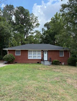 MOVE-IN SPECIAL: Updated 3 Bed 2 Bath Ranch Home Minutes from Downtown Durham – photo 1
