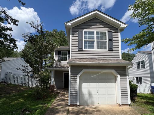 3-bed, 2.5-Bath South Durham Home with Fenced Yard, Near Southpoint & I-40 – photo 1