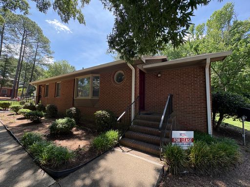 MOVE-IN SPECIAL: Charming 2-Bedroom Brick Townhome | Pet-Friendly & Perfectly Located to UNC – photo 1