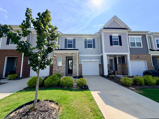 Fully Furnished 3BR/2.5BA Townhouse in Charlotte! – photo 1