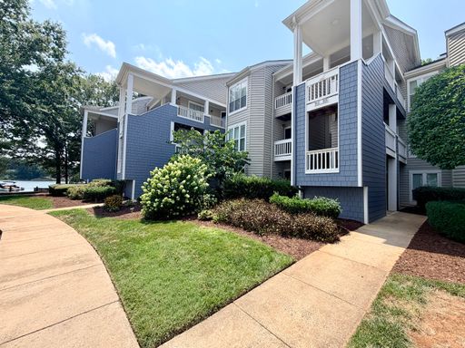 Beautiful 2BR/2BA Condo in Davidson, NC!