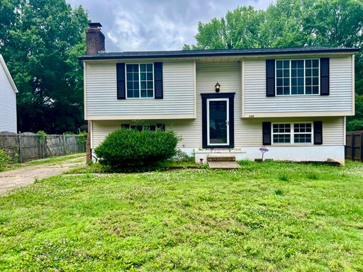 **MOVE IN SPECIAL!**Beautiful 4BR/2BA home in Charlotte! – photo 1