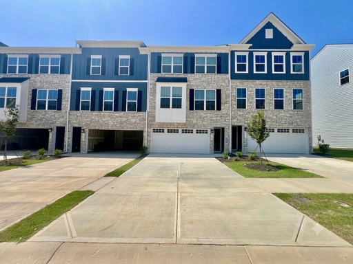 Beautiful 4BR/3.5BA Townhouse in Indian Trail! – photo 1