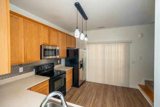 Beautifully Maintained Townhouse in Raleigh – 2BR/2.5BA – Labor Day price improvement – photo 1