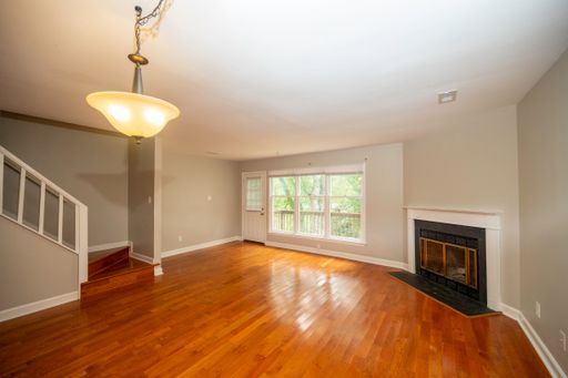 Charming Townhouse in Durham – Now $1,975/month + $500 Off First Month's Rent! – photo 1