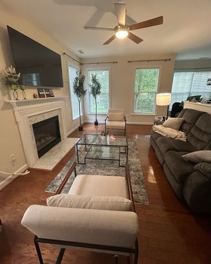 Roommate - in a female only occupied home