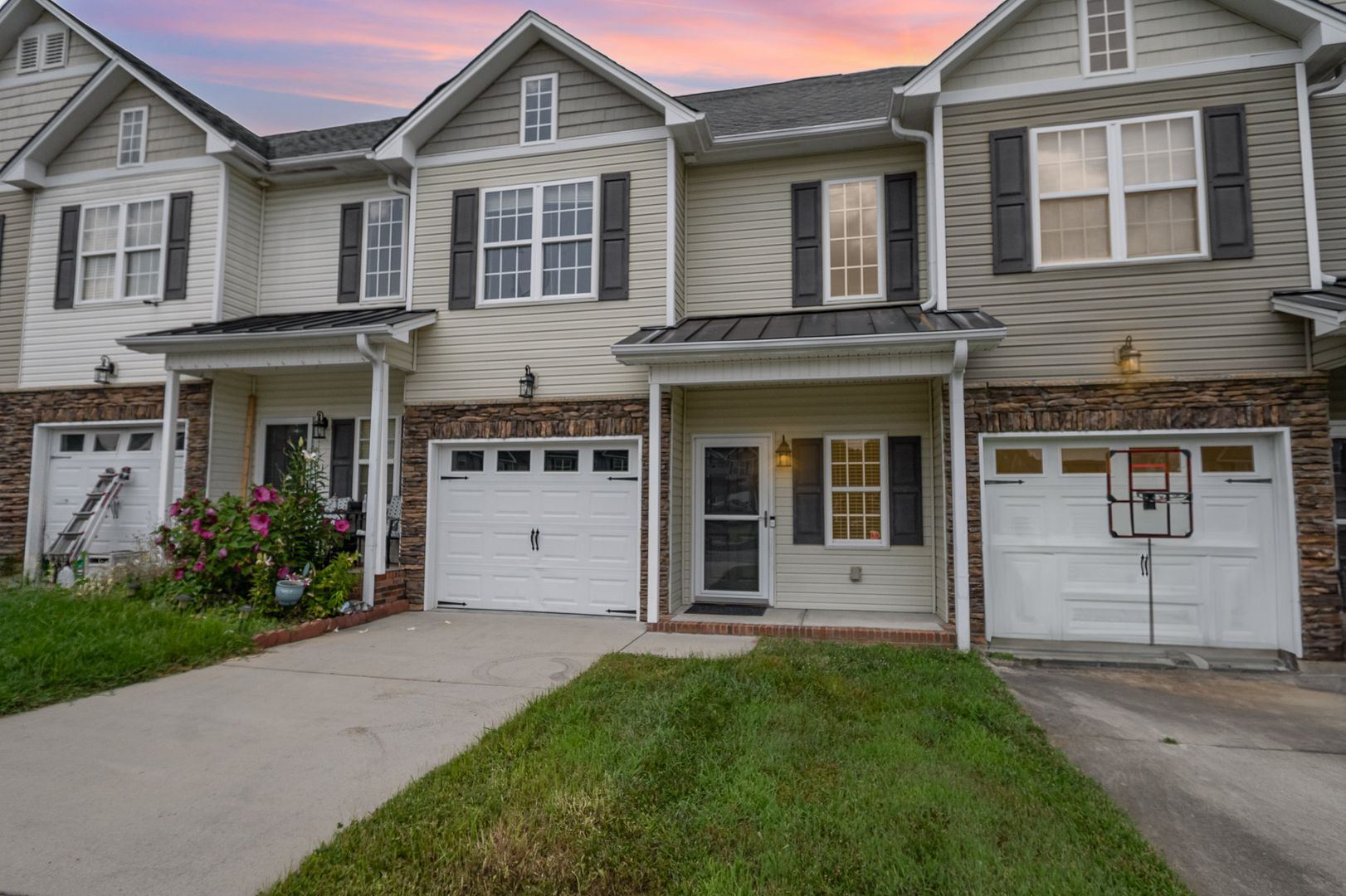 Recent Rent Reduction - Spacious 2-Story Townhome with Finished Basement in Clemmons – 2,264 Sq Ft!