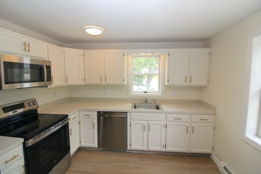 Convenient 2 Bedroom Near Downtown Dover! – photo 1