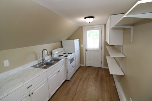 Pet Friendly 1 Bedroom Close to Downtown Dover! – photo 1