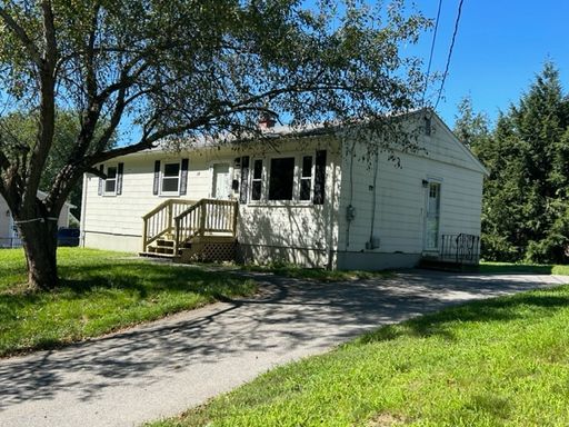 3 Bedroom Dover Ranch with a Spacious Backyard! – photo 1